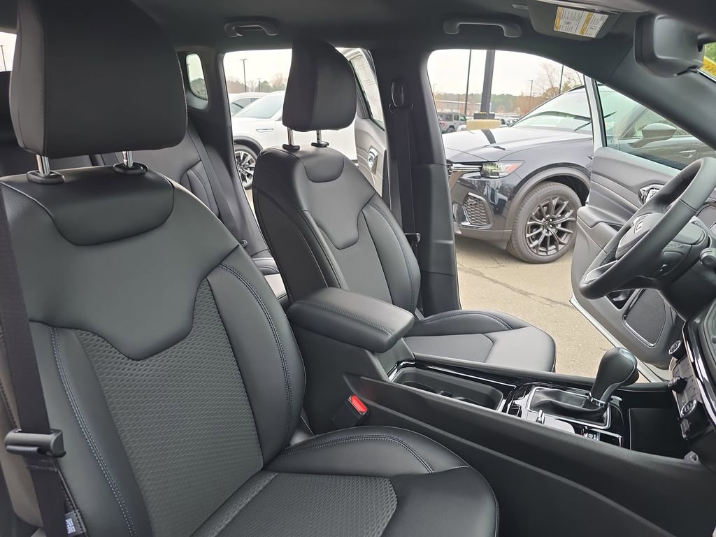 New 2026 Jeep Compass Latitude image 10