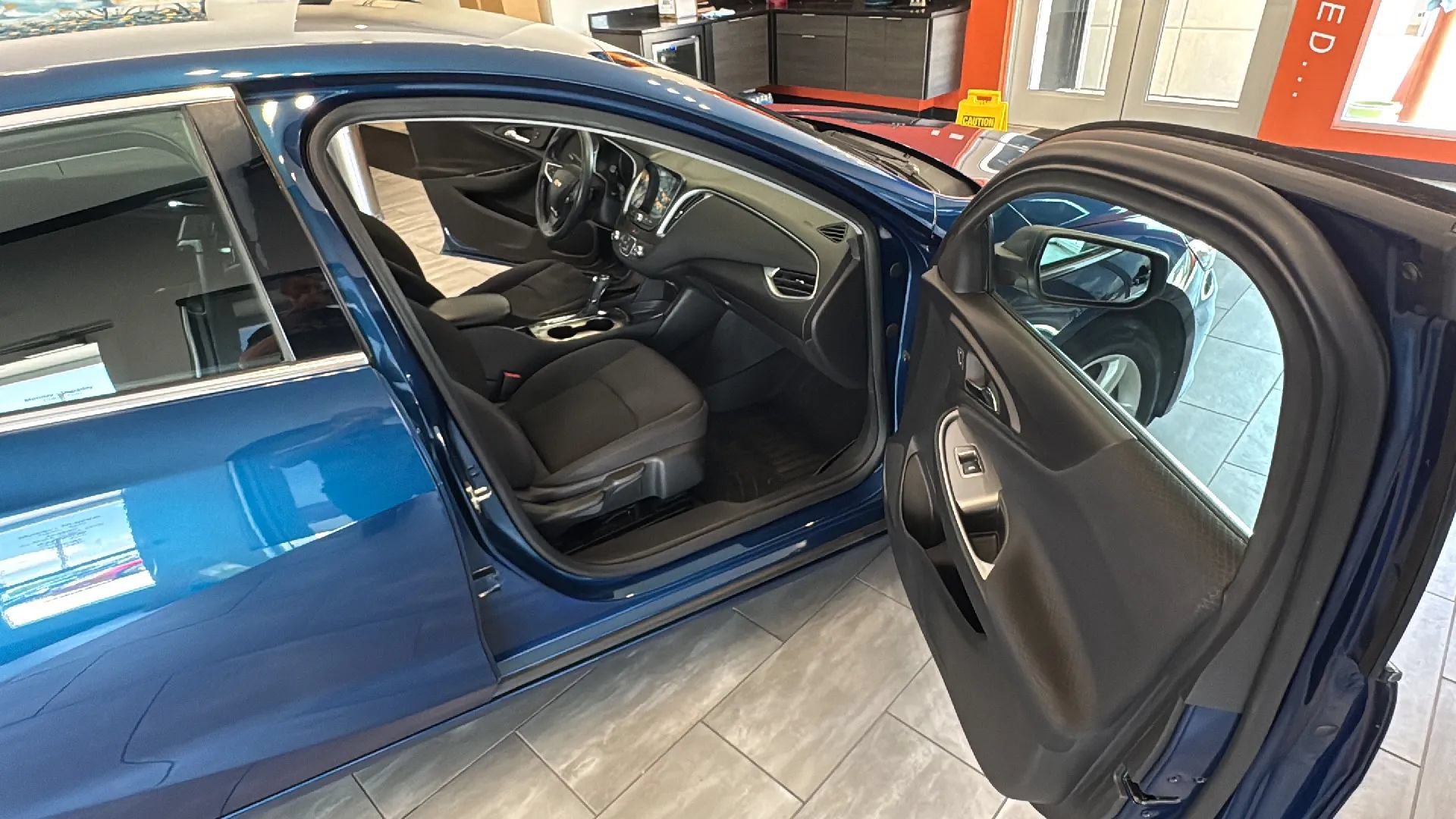 Used 2019 Chevrolet Malibu LS w/ LPO, Convenience Package 2 FWD image 16