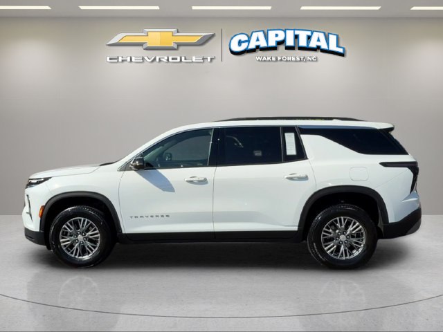 Used 2026 Chevrolet Traverse LT w/ Driver Confidence Package FWD image 2