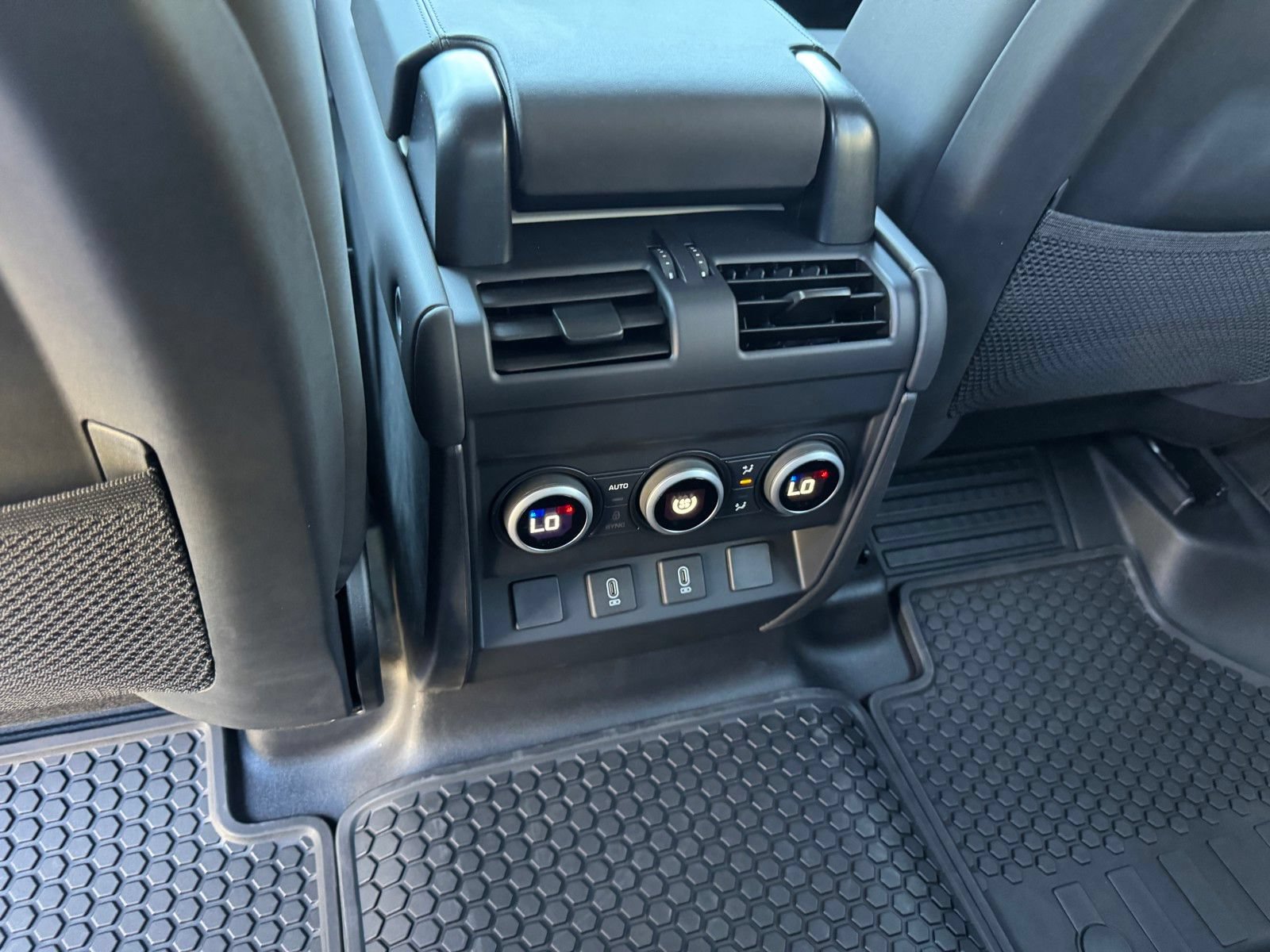New 2026 Land Rover Defender 110 S AWD/4WD image 15