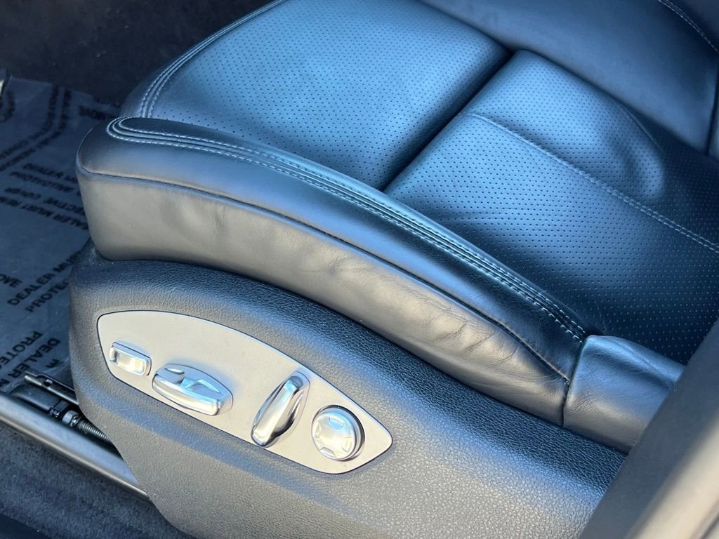 Used 2023 Porsche Macan S w/ Sport Chrono Package image 33