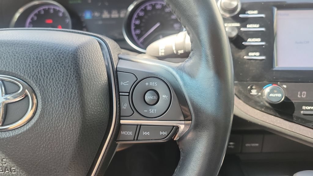Used 2018 Toyota Camry XLE FWD image 22