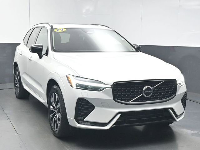 Used 2024 Volvo XC60 B5 Core image 2