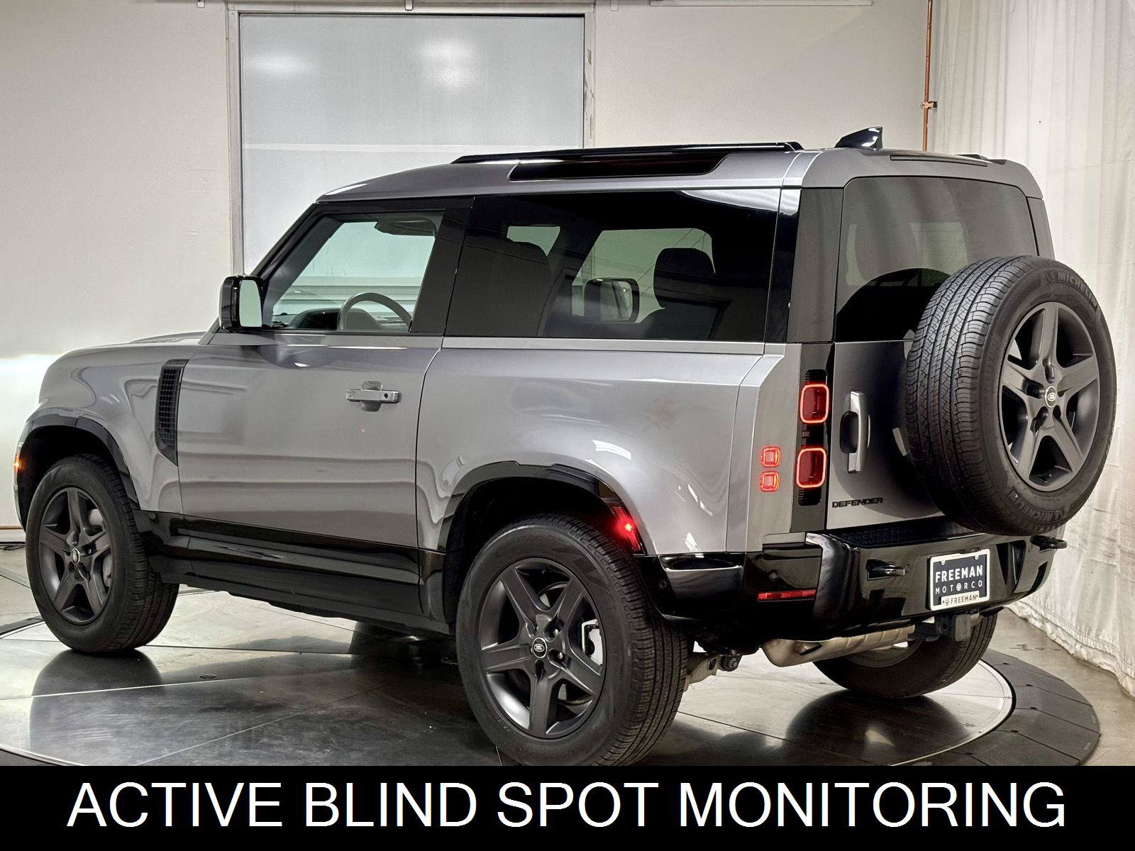 Used 2024 Land Rover Defender 90 X-Dynamic SE AWD/4WD image 7