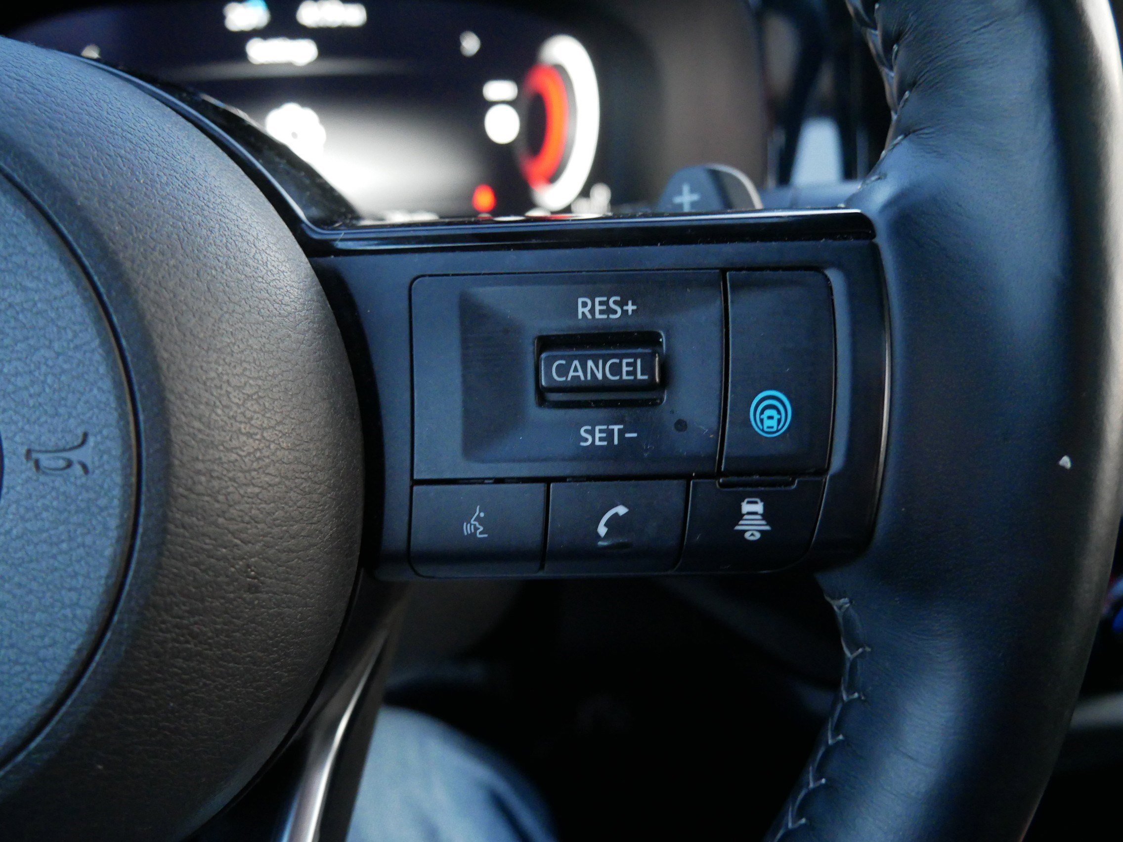 Used 2023 Nissan Pathfinder Platinum image 29