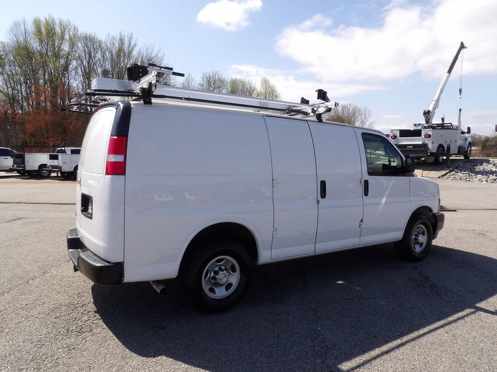 Used 2021 Chevrolet Express 3500 w/ Driver Convenience Package image 8