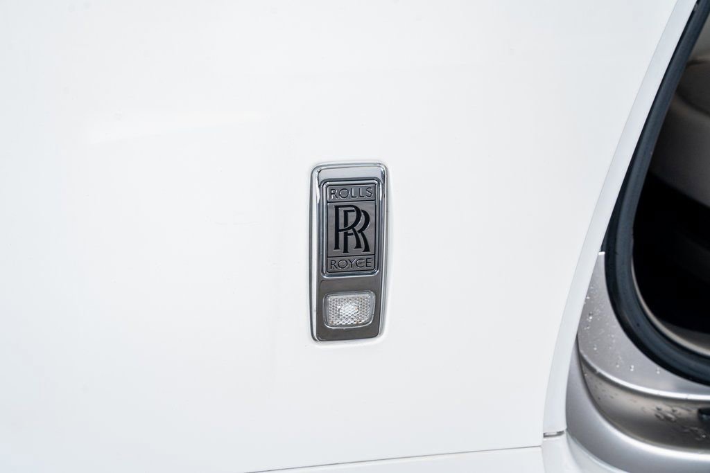 Used 2018 Rolls-Royce Wraith image 20