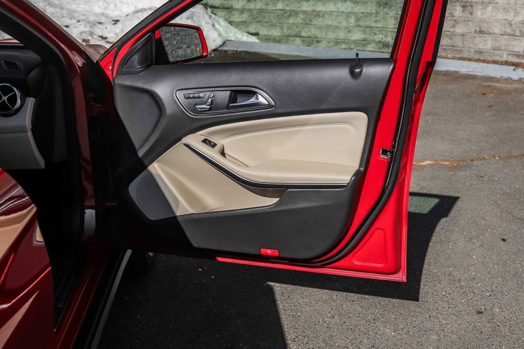 Used 2019 Mercedes-Benz GLA 250 4MATIC image 13