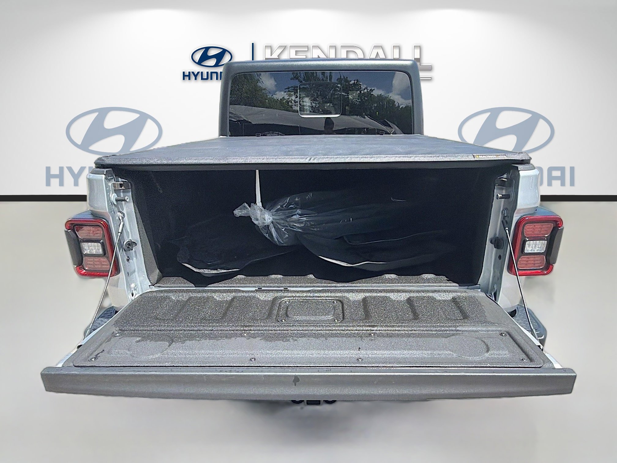 Used 2024 Jeep Gladiator Sport image 24