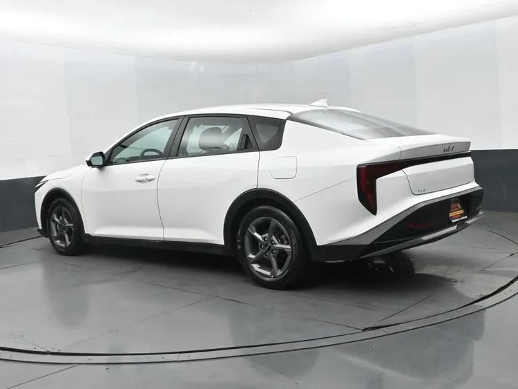 Used 2025 Kia K4 FWD image 9