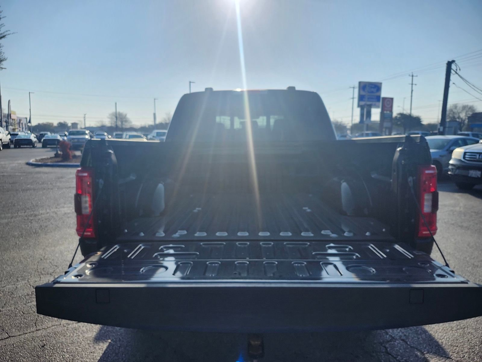 Used 2021 Ford F150 XLT w/ Equipment Group 302A High image 4