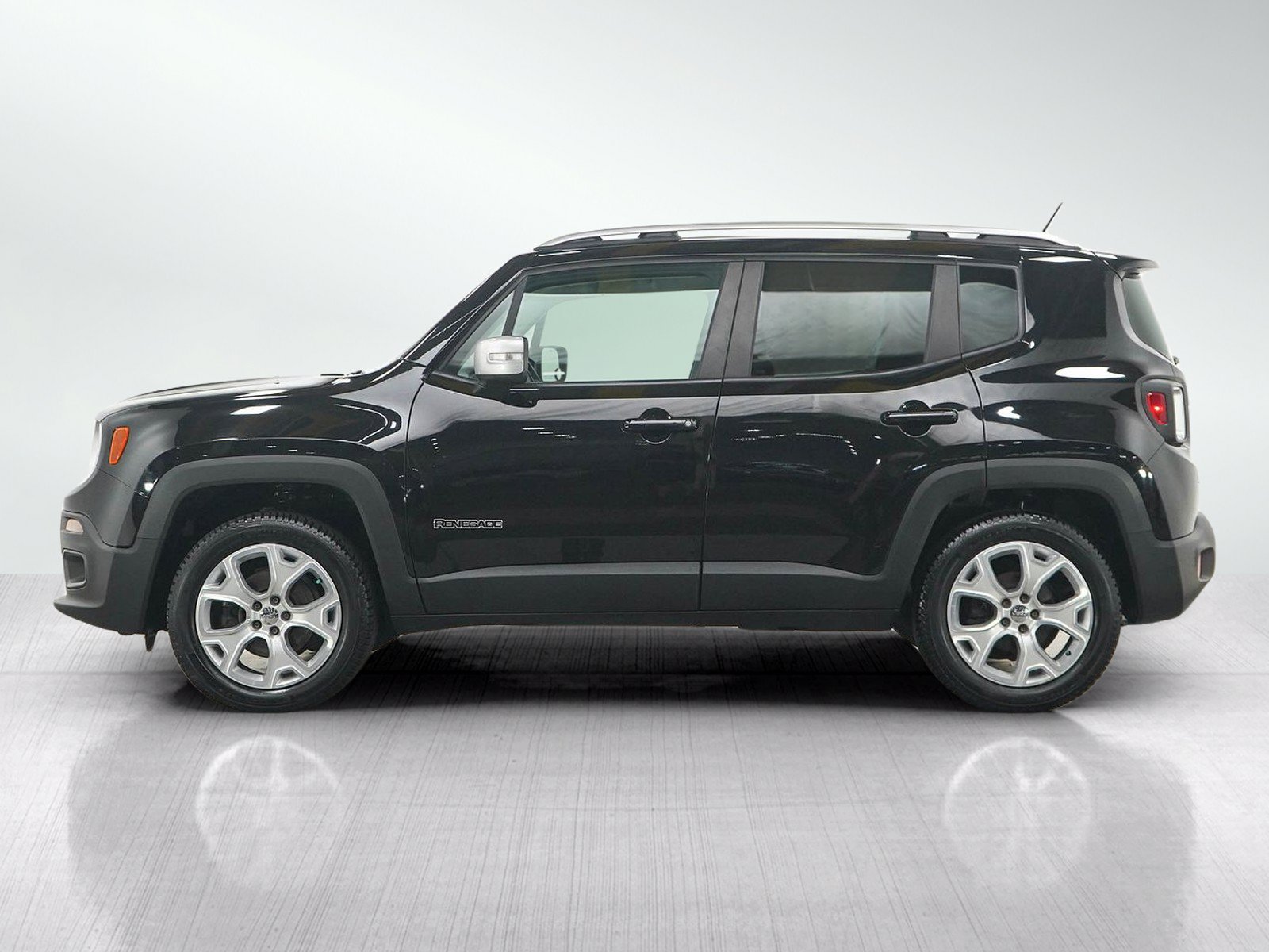 Used 2015 Jeep Renegade Limited AWD/4WD image 2