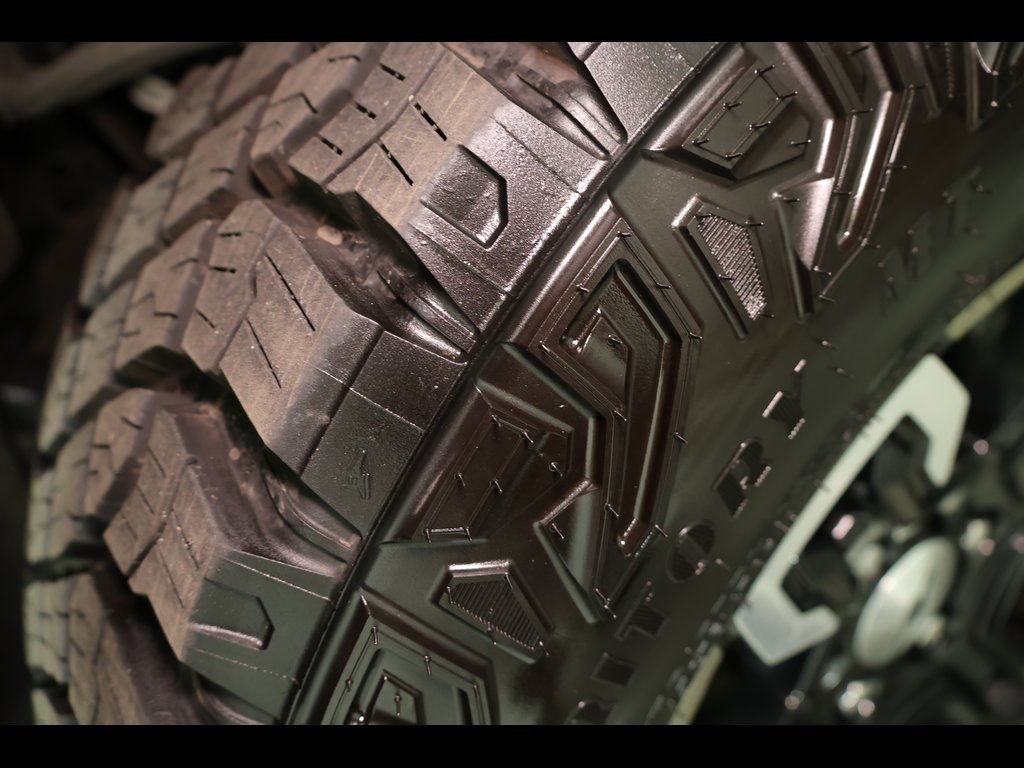 Used 2022 Chevrolet Silverado 1500 ZR2 w/ Technology Package image 10