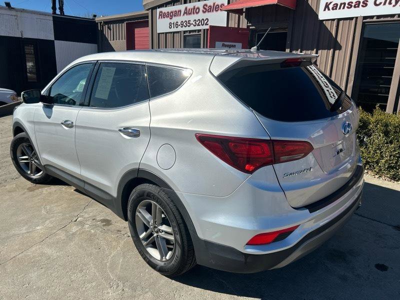 Used 2018 Hyundai Santa Fe Sport image 4