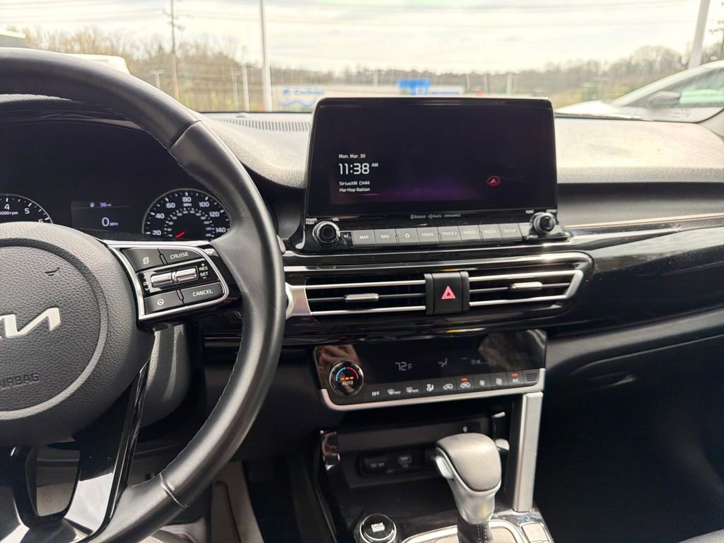 Certified 2023 Kia Seltos EX image 15