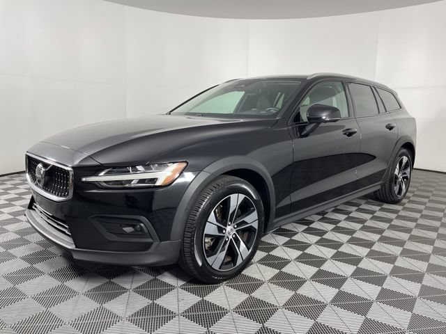 Used 2025 Volvo V60 B5 Cross Country Plus AWD/4WD image 6