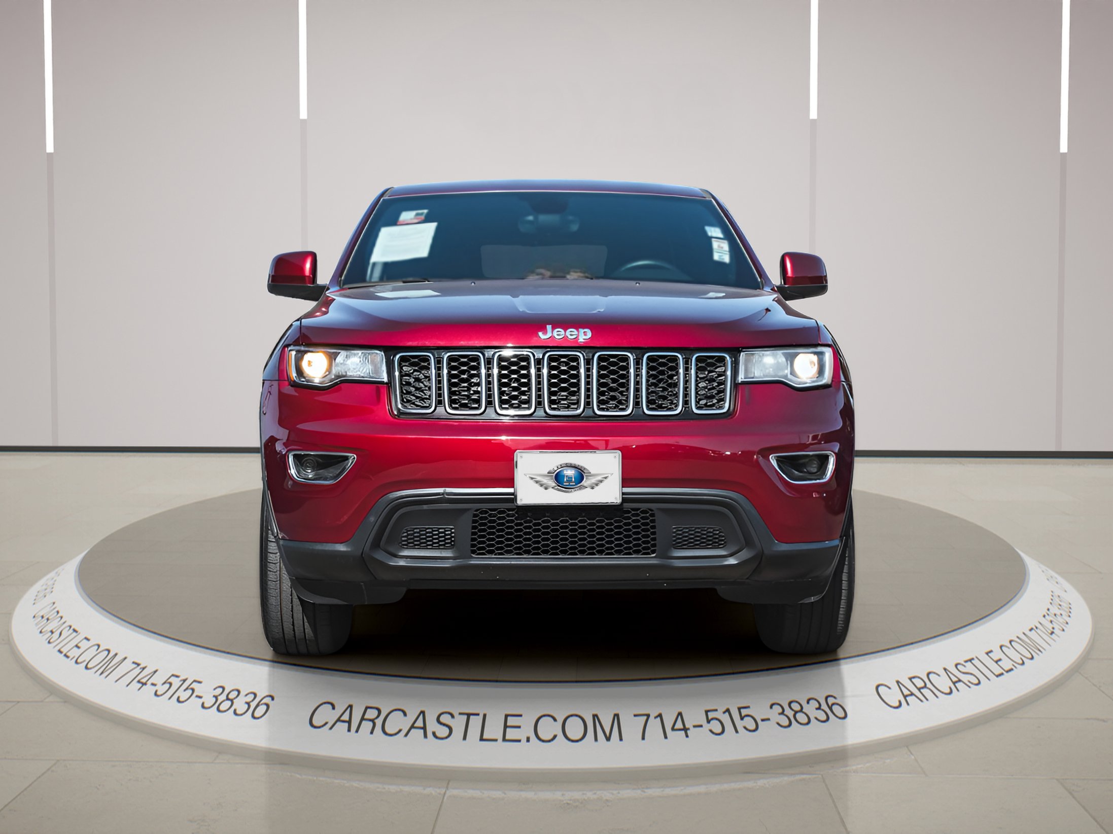 Used 2017 Jeep Grand Cherokee Laredo image 3