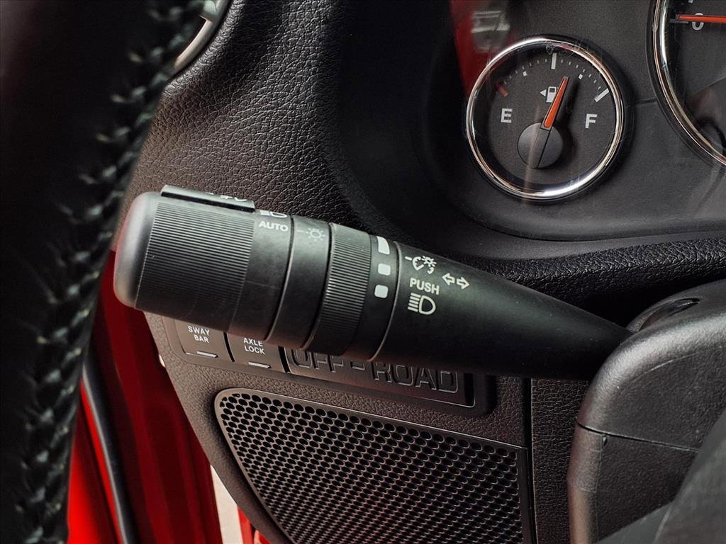 Used 2018 Jeep Wrangler Rubicon w/ Power Convenience Group image 23