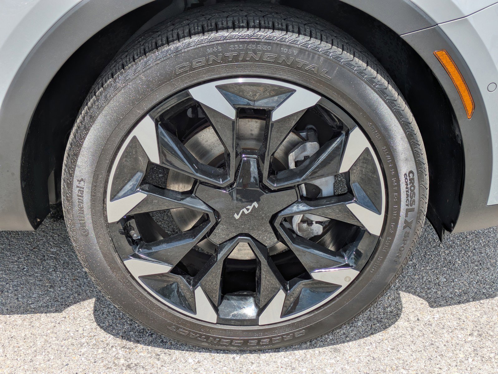Certified 2024 Kia Sorento SX FWD image 9
