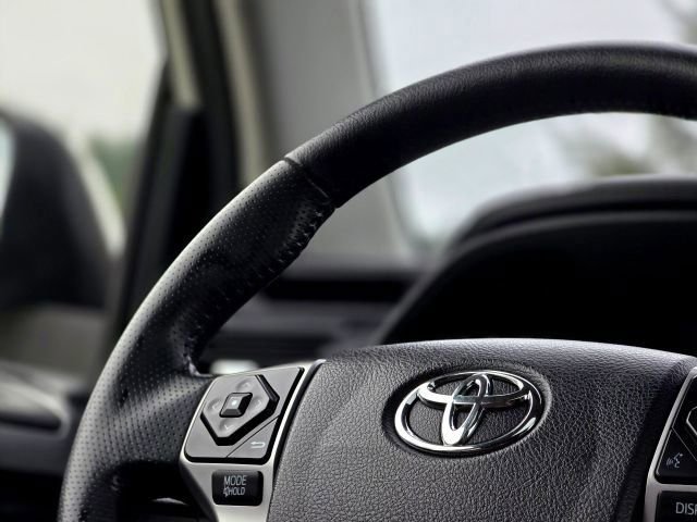 Used 2018 Toyota 4Runner Limited AWD/4WD image 13