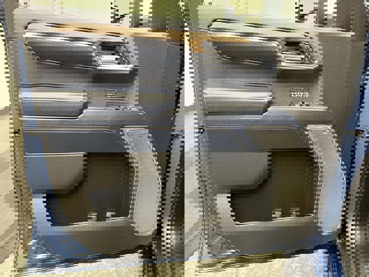 Certified 2024 Chevrolet Silverado 1500 High Country w/ Technology Package image 8