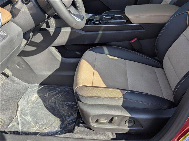 New 2025 Chevrolet Equinox ACTIV w/ Convenience Package III FWD image 4