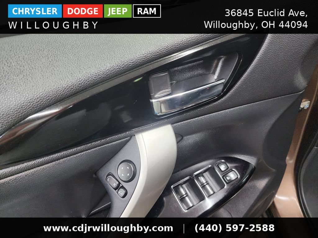Used 2019 Mitsubishi Eclipse Cross SEL AWD/4WD image 12
