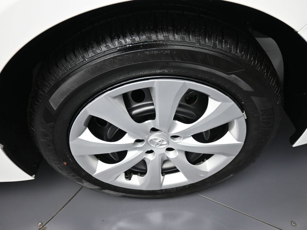 Certified 2025 Toyota Corolla LE image 15