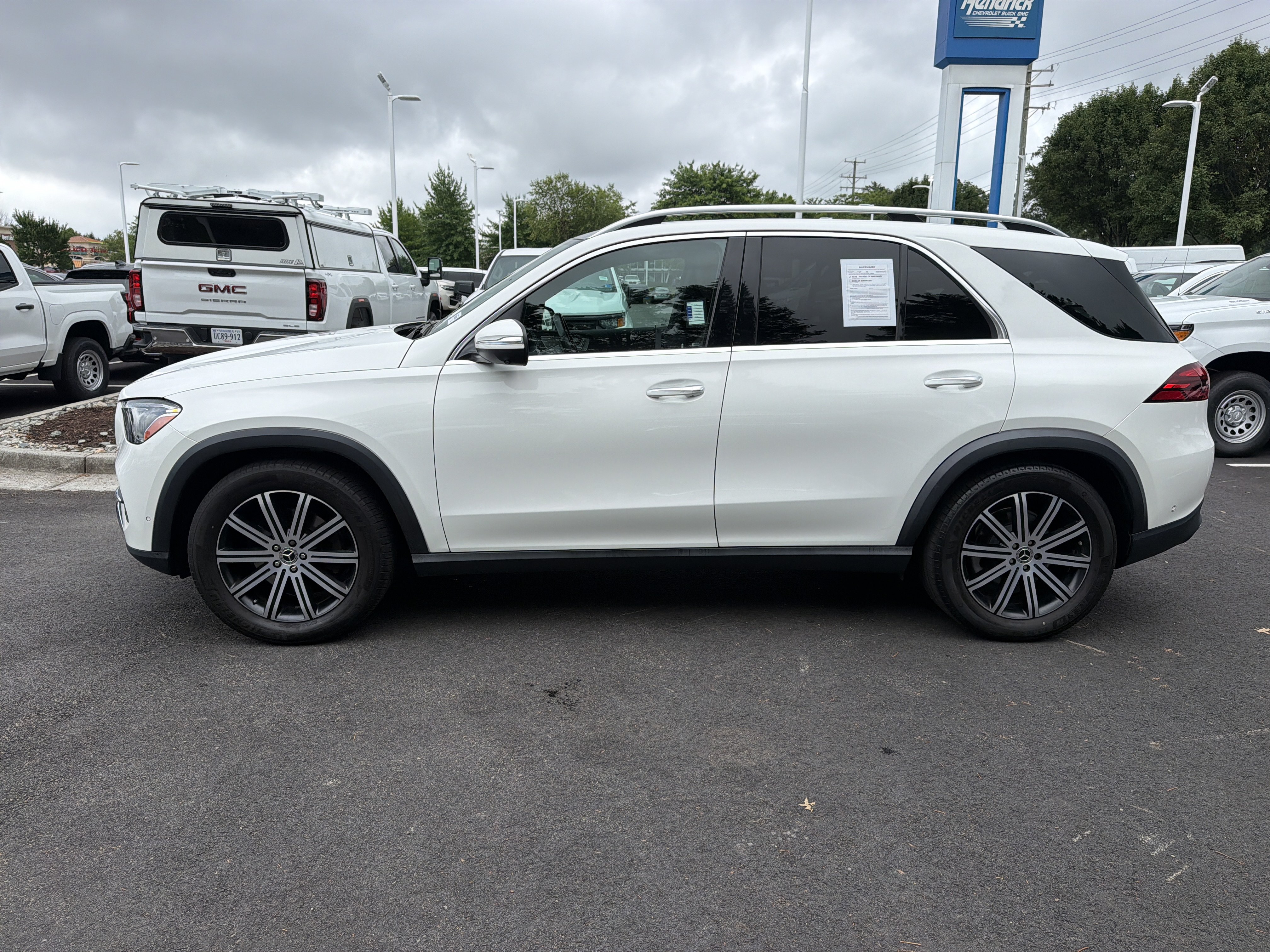 Used 2024 Mercedes-Benz GLE 350 4MATIC image 7