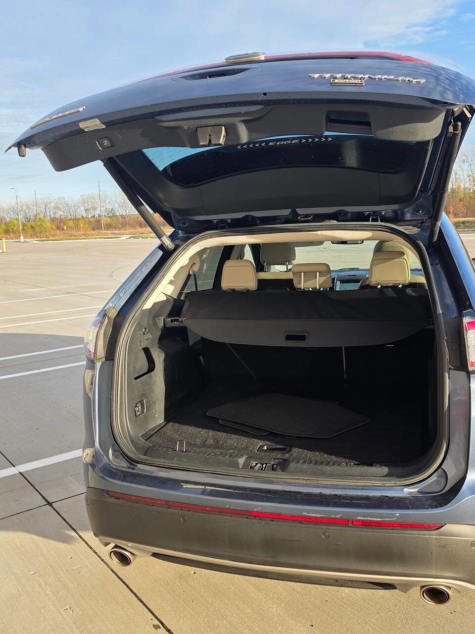 Used 2018 Ford Edge Titanium w/ Equipment Group 301A image 11