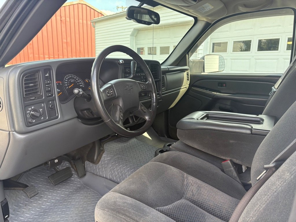 Used 2005 Chevrolet Silverado 2500 LS w/ Heavy-Duty Power Package image 8