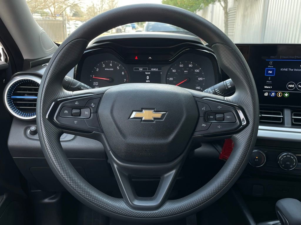 Used 2025 Chevrolet Trax LS image 15