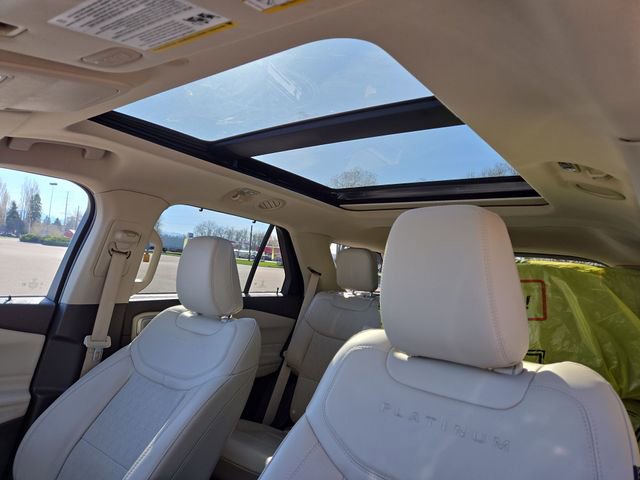 Used 2023 Ford Explorer Platinum w/ Premium Technology Package image 31