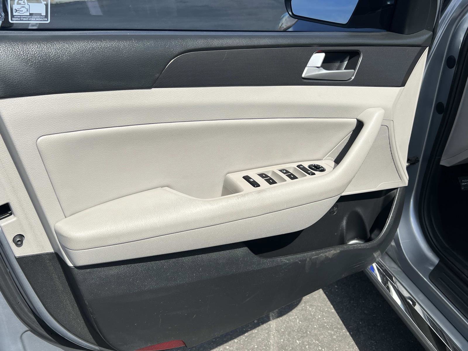 Used 2017 Hyundai Sonata Sport image 6