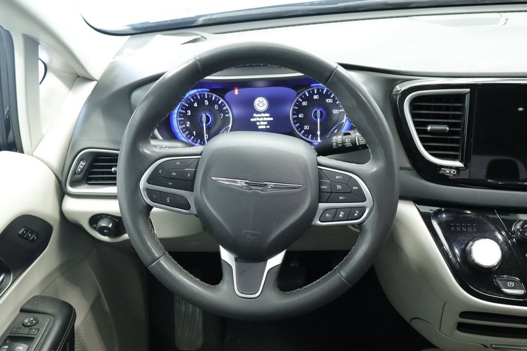 Certified 2023 Chrysler Pacifica Touring-L FWD image 24