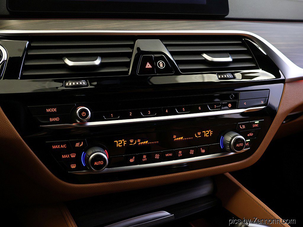 Used 2020 BMW 540i xDrive w/ Premium Package image 25