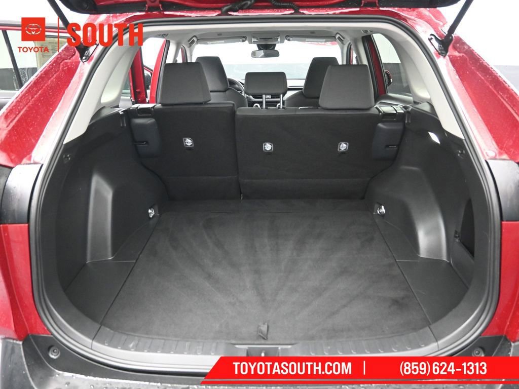 Used 2025 Toyota RAV4 XLE image 26