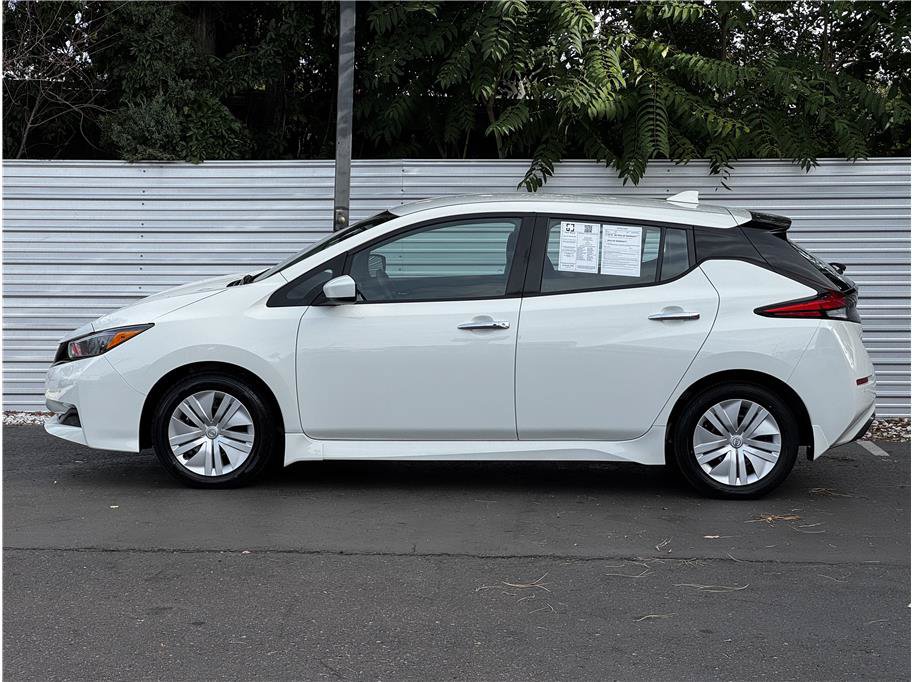 Used 2025 Nissan Leaf S FWD image 13