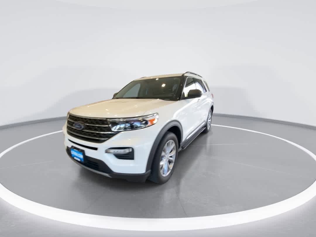Used 2020 Ford Explorer XLT w/ Equipment Group 202A AWD/4WD image 4