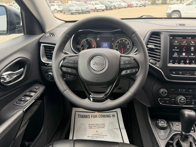 Used 2023 Jeep Cherokee Altitude Lux image 24