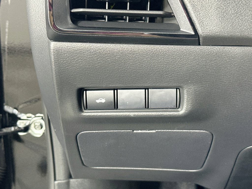 New 2027 Nissan Sentra SV w/ Floor Mat Package FWD image 15