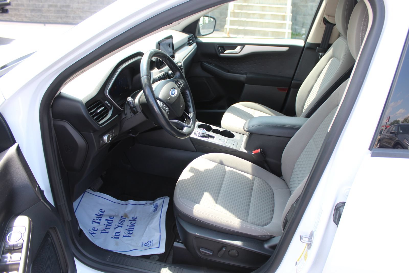 Used 2020 Ford Escape SE Sport FWD image 22