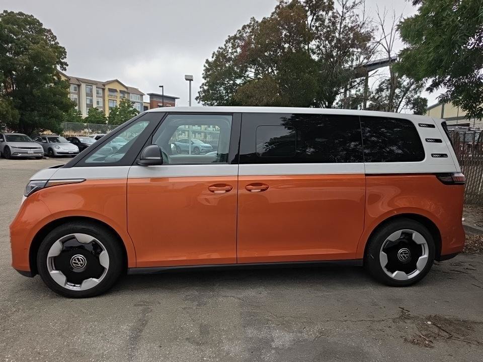 Certified 2025 Volkswagen ID. Buzz Pro S Plus RWD image 2
