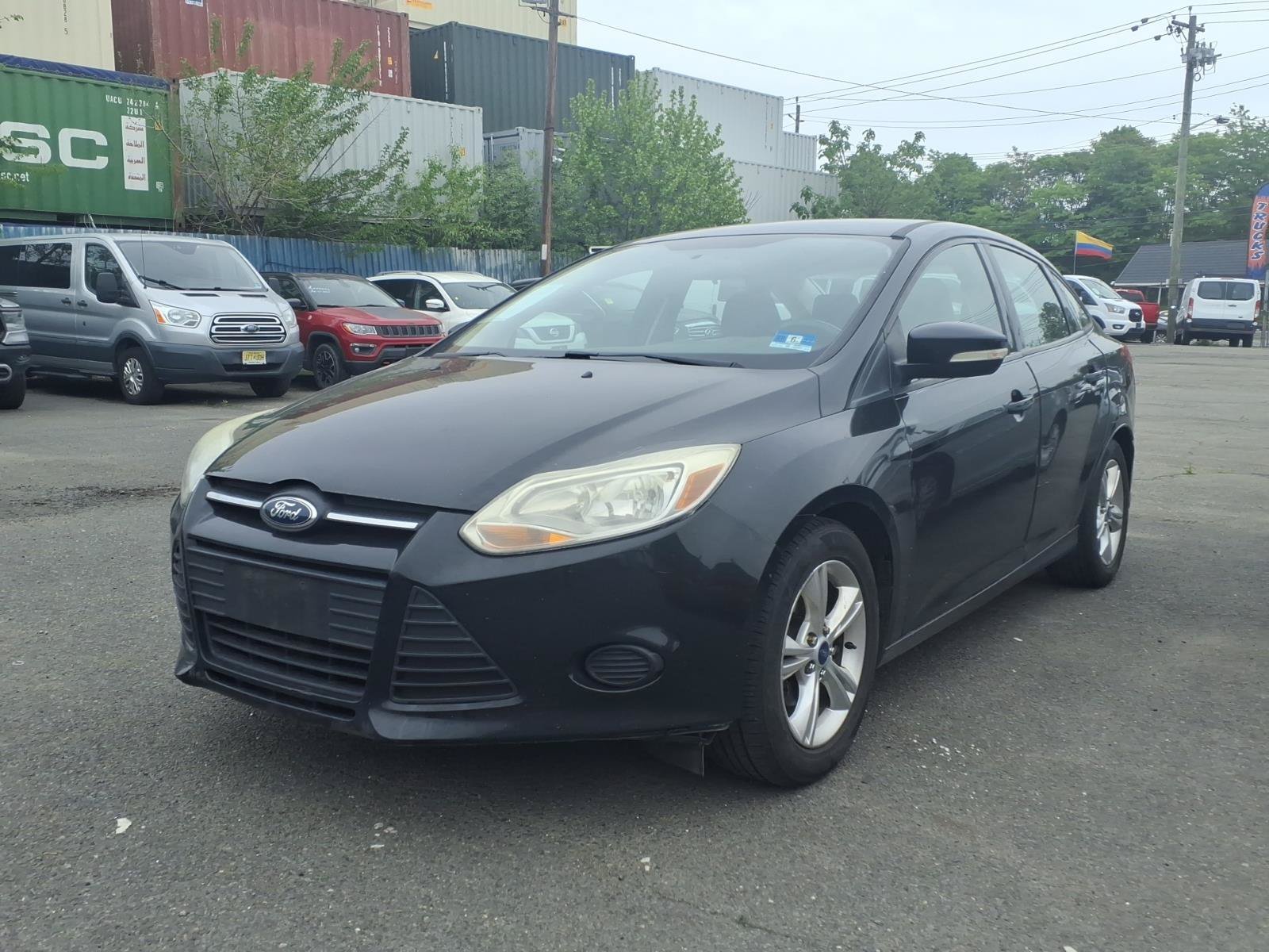 Used 2013 Ford Focus SE FWD image 1