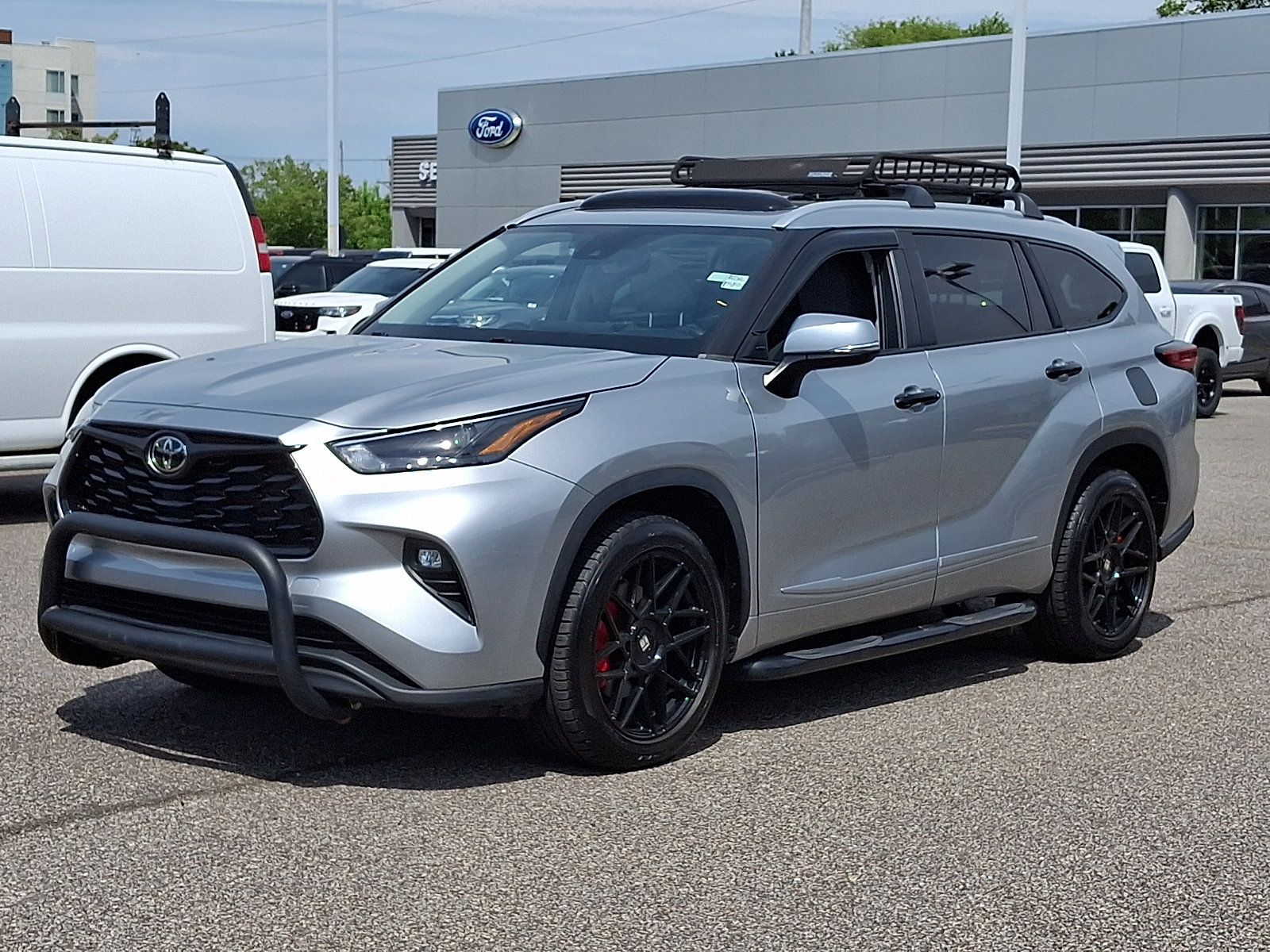 Used 2023 Toyota Highlander XLE FWD image 5