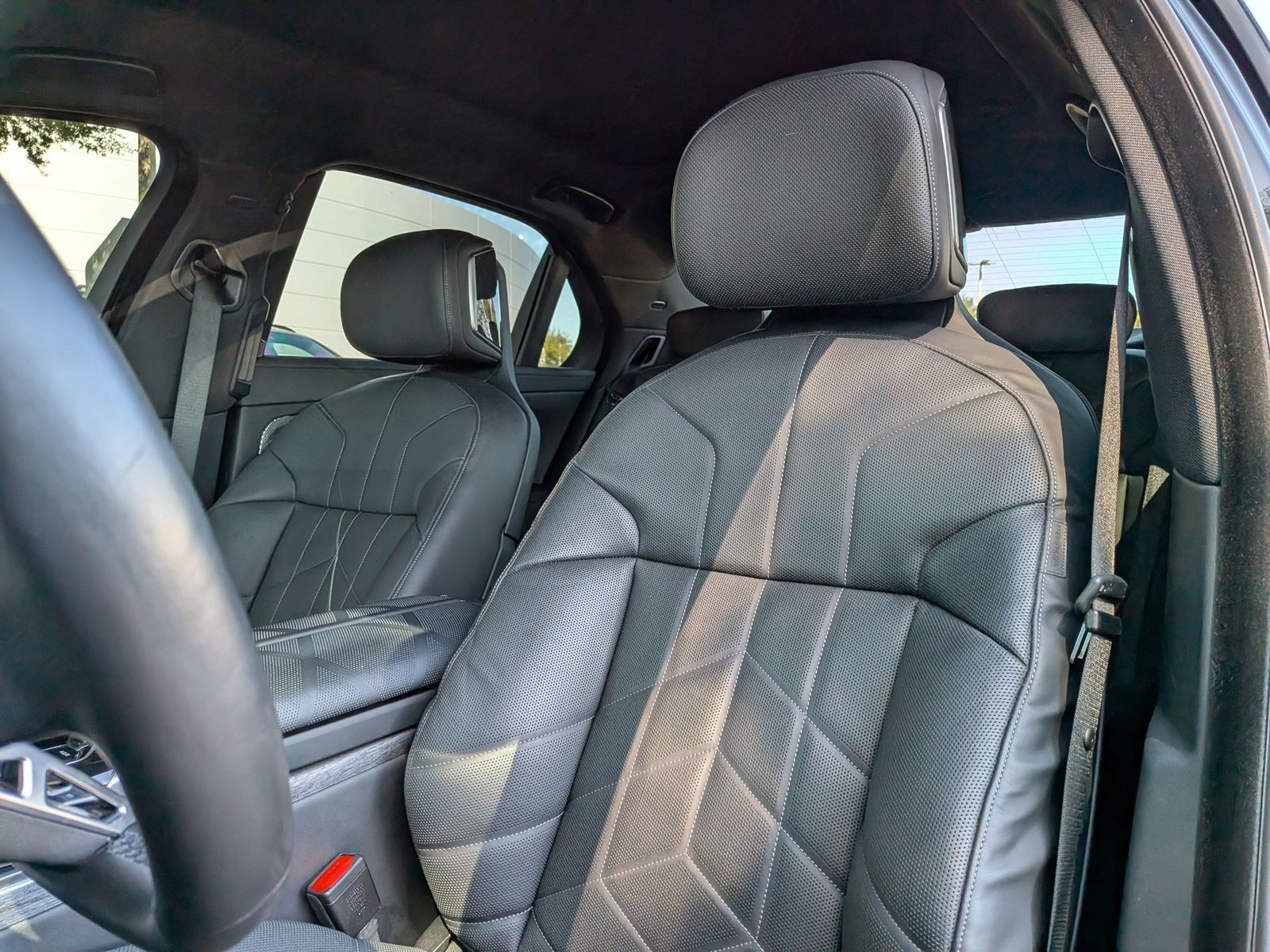 Used 2024 BMW 740i xDrive image 5