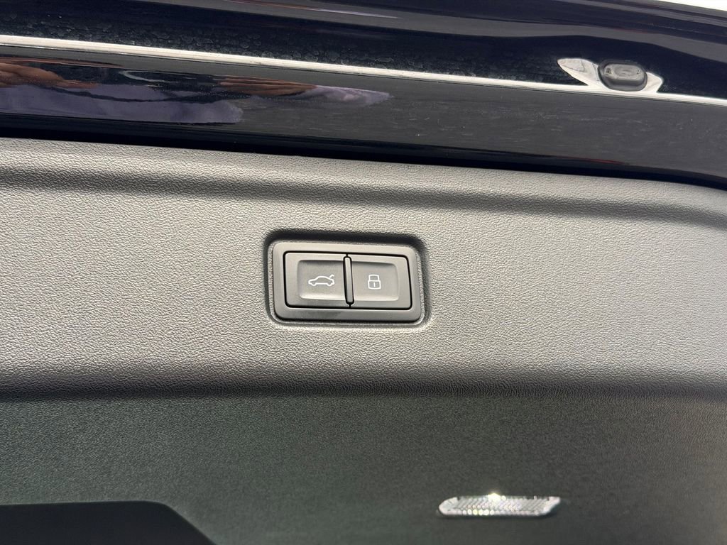 Certified 2025 Audi S6 e-tron Premium Plus w/ Premium Plus image 19