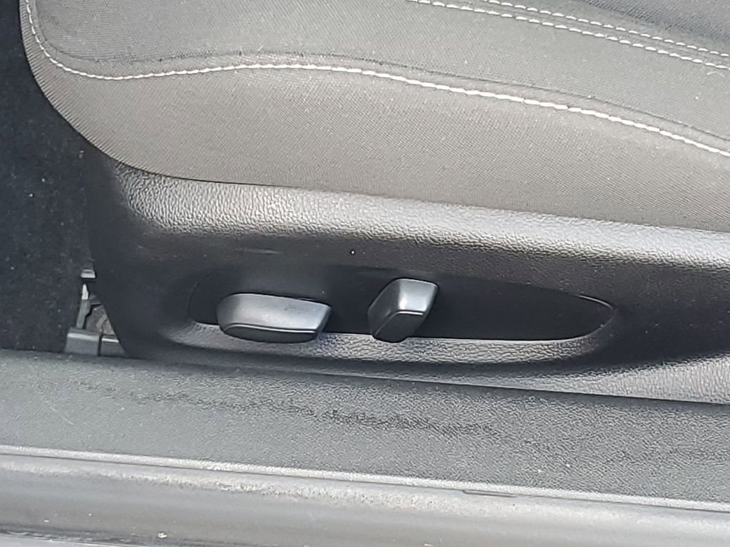 Used 2020 Chevrolet Camaro LS image 29