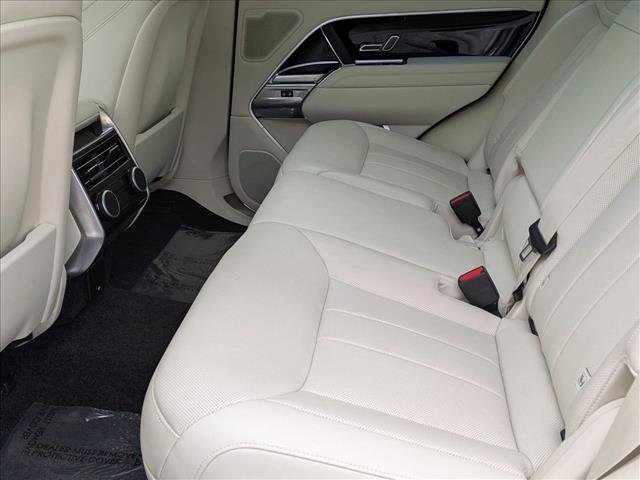 Certified 2024 Land Rover Range Rover SE image 20