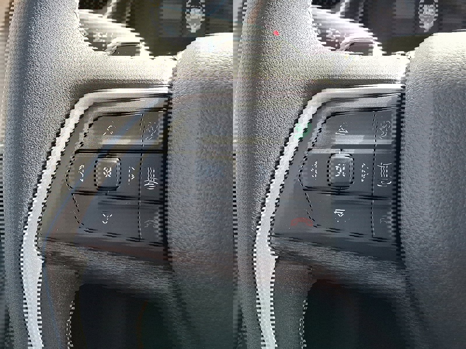 Used 2023 Jeep Grand Cherokee Limited w/ Luxury Tech Group II image 20